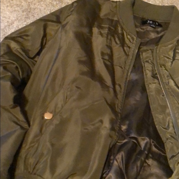 Bomber jacket - Picture 3 of 4